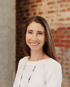Dr. Alyssa Manski, DDS, MD, Oral Surgeon Headshot